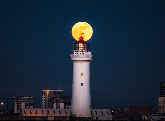 moonlight house 1