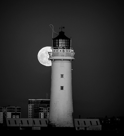 moonlight house 2